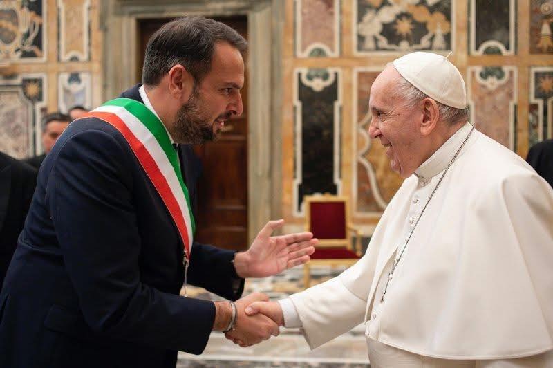 Conte e Papa Francesco