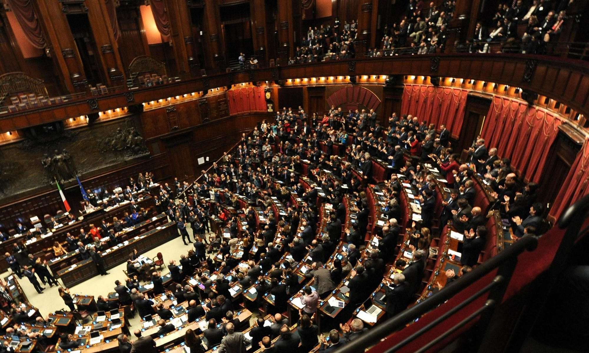 pierluigi bersani applausi camera ansa 2000x1200